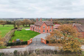 Grange House - Sleeps 24